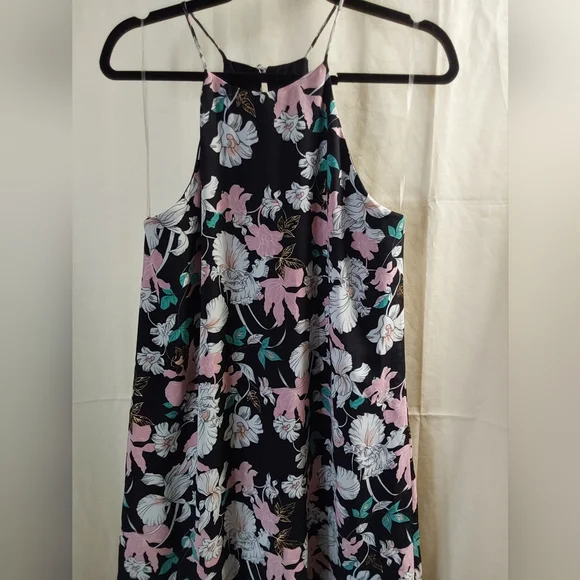 Everly Dress, Juliette Floral Foil Shift Sleeveless Dress, Size Medium - Picture 2 of 11
